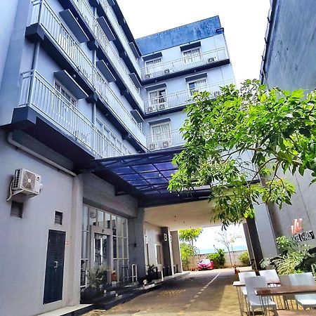 Votel Hotel Charis Tuban Tuban  Exterior foto