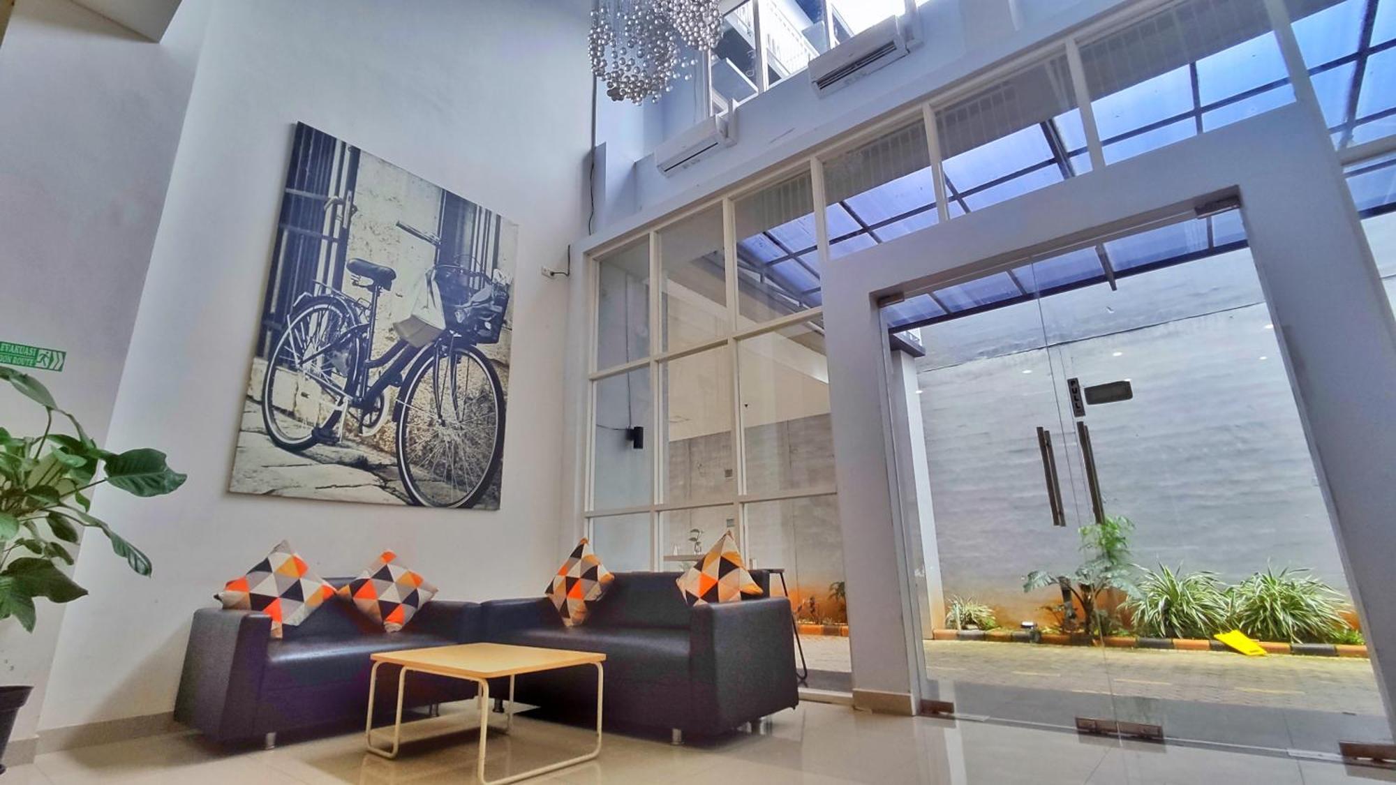 Votel Hotel Charis Tuban Tuban  Exterior foto
