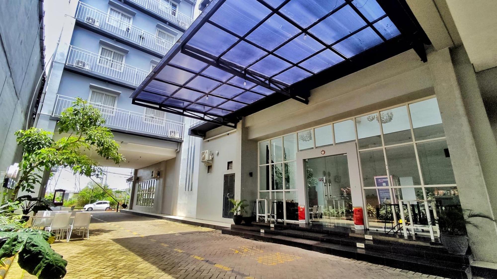 Votel Hotel Charis Tuban Tuban  Exterior foto