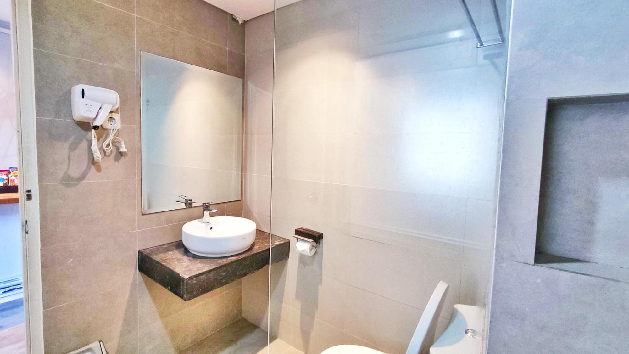 Votel Hotel Charis Tuban Tuban  Exterior foto